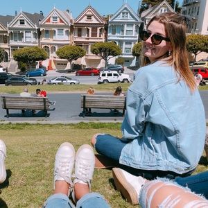 Meet your Posher, Danielle